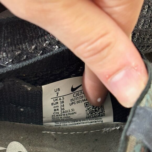 Nike Air Vapormax 2020 Flyknit Black Women's Shoe Size 7 - Picture 8 of 8